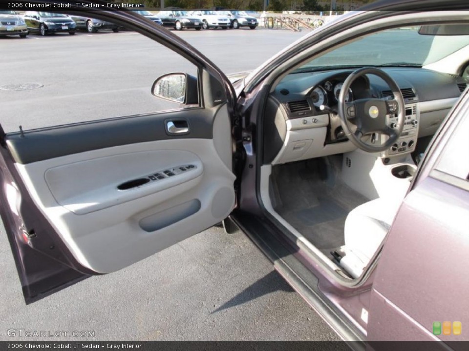 Gray Interior Photo for the 2006 Chevrolet Cobalt LT Sedan #38322753