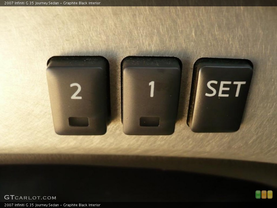 Graphite Black Interior Controls for the 2007 Infiniti G 35 Journey Sedan #38330523