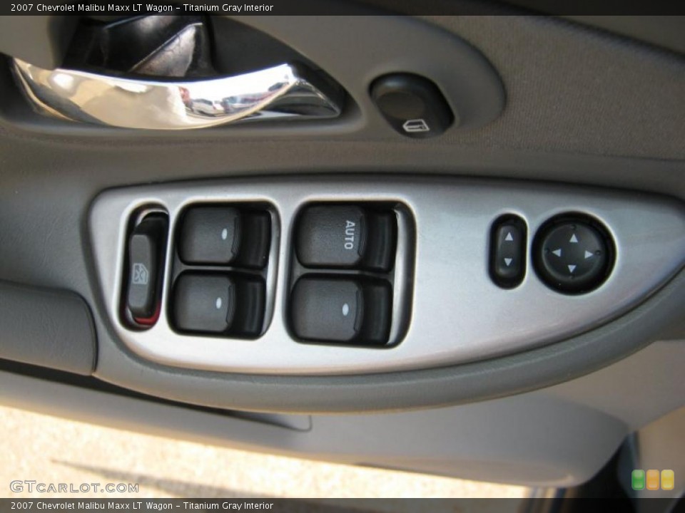Titanium Gray Interior Controls for the 2007 Chevrolet Malibu Maxx LT Wagon #38335035