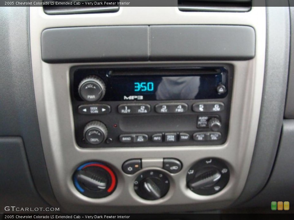 Very Dark Pewter Interior Controls for the 2005 Chevrolet Colorado LS Extended Cab #38339812