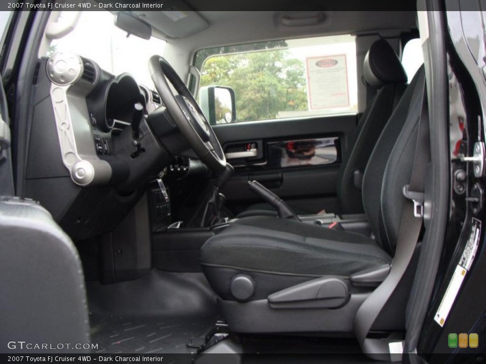 Dark Charcoal Interior Photo for the 2007 Toyota FJ Cruiser 4WD #38339860