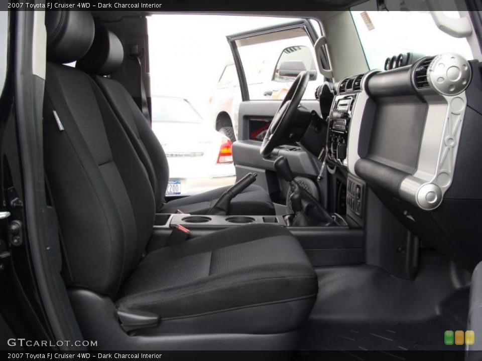 Dark Charcoal Interior Photo for the 2007 Toyota FJ Cruiser 4WD #38339864