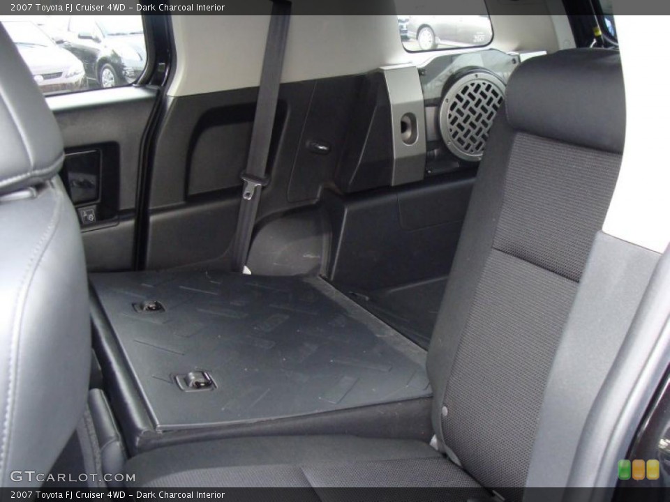 Dark Charcoal Interior Photo for the 2007 Toyota FJ Cruiser 4WD #38339868