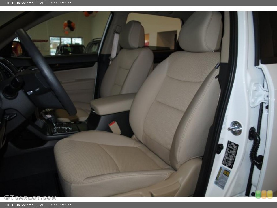 Beige Interior Photo for the 2011 Kia Sorento LX V6 #38346074