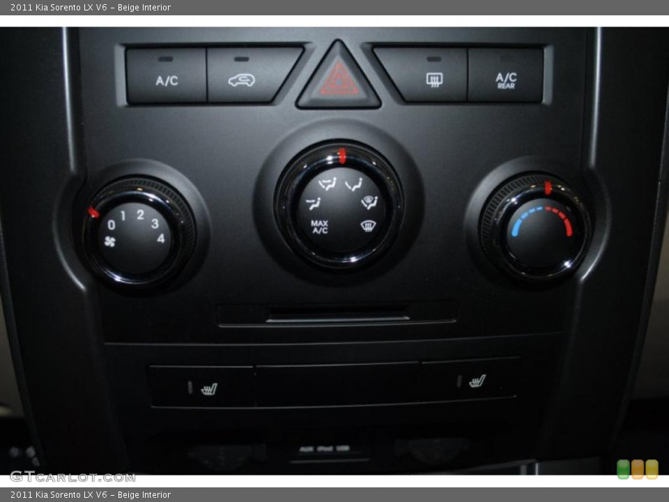 Beige Interior Controls for the 2011 Kia Sorento LX V6 #38346430