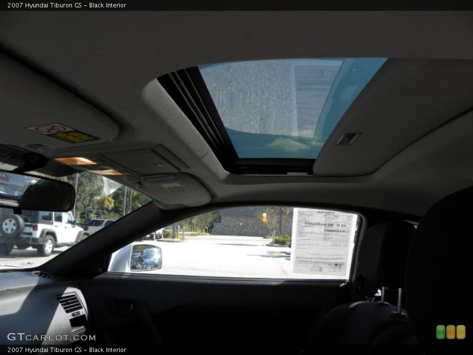 Black Interior Photo for the 2007 Hyundai Tiburon GS #38347198