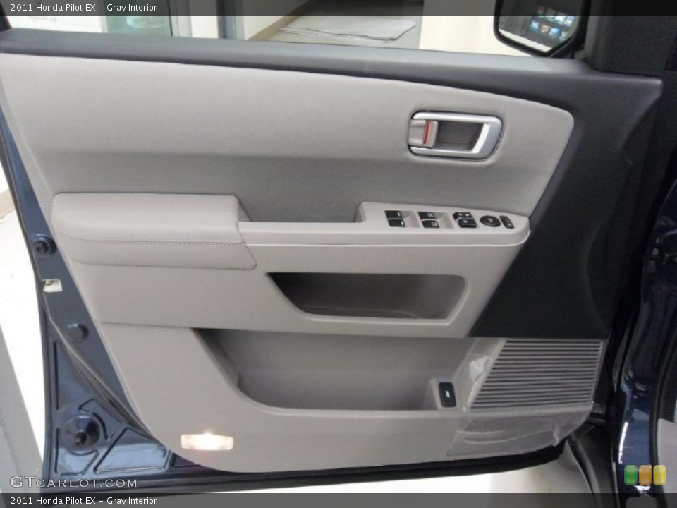 Gray Interior Photo for the 2011 Honda Pilot EX #38348530