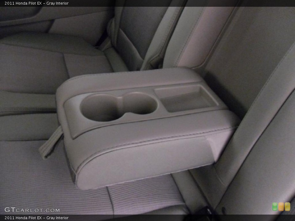 Gray Interior Photo for the 2011 Honda Pilot EX #38348618