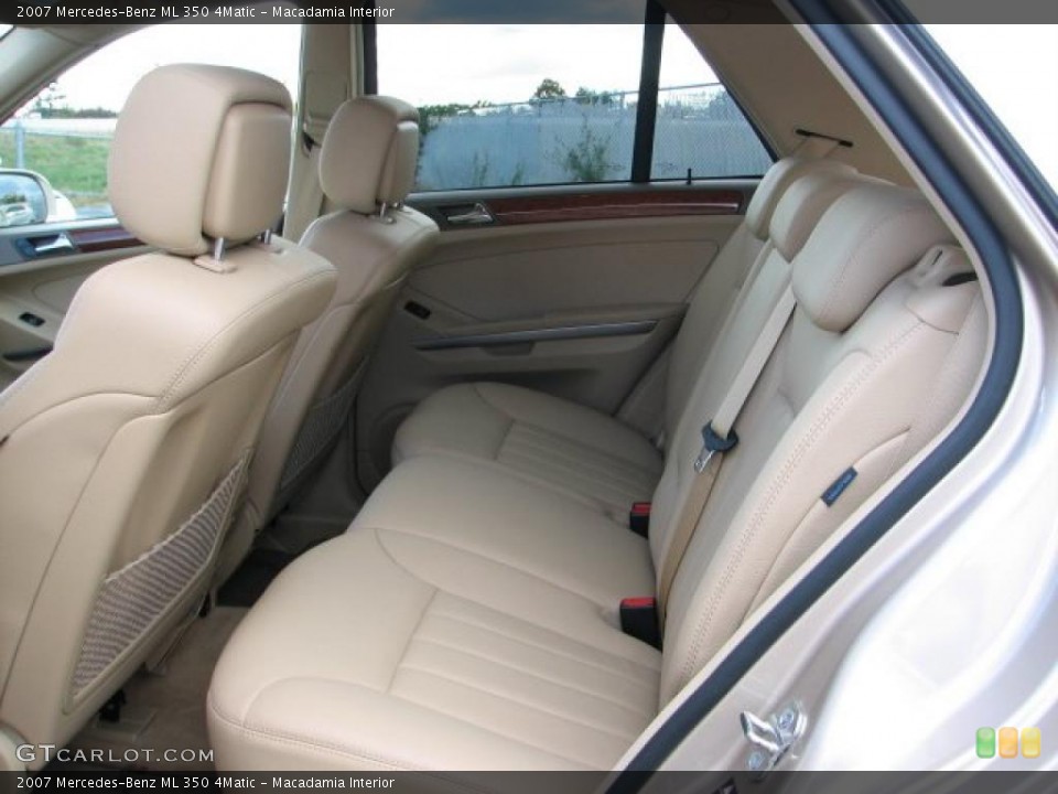 Macadamia Interior Photo for the 2007 Mercedes-Benz ML 350 4Matic #38348646