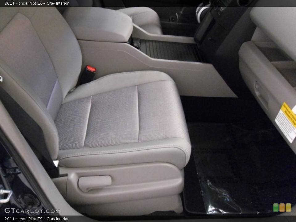 Gray Interior Photo for the 2011 Honda Pilot EX #38348714
