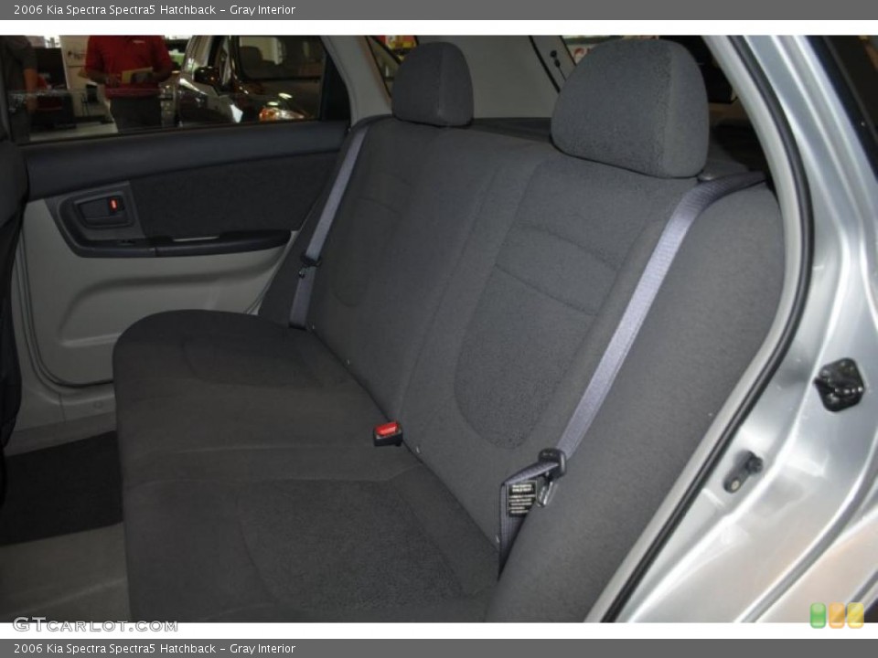 Gray Interior Photo for the 2006 Kia Spectra Spectra5 Hatchback #38348798