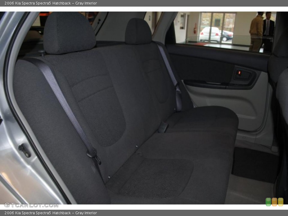 Gray Interior Photo for the 2006 Kia Spectra Spectra5 Hatchback #38348814