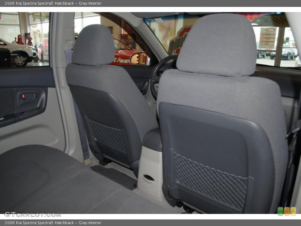Gray Interior Photo for the 2006 Kia Spectra Spectra5 Hatchback #38348830