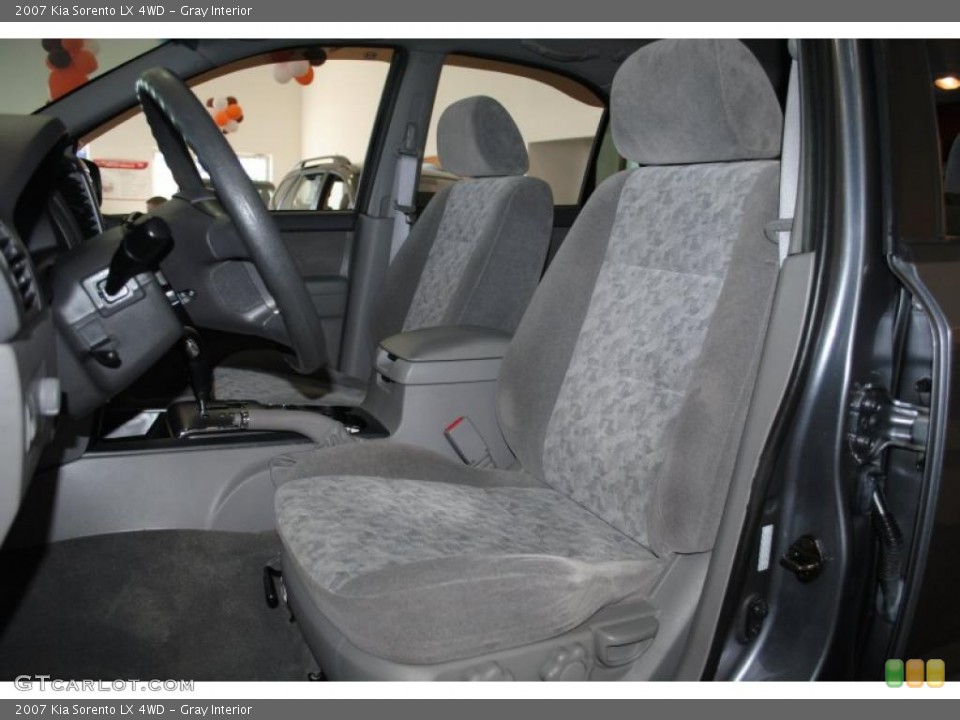 Gray Interior Photo for the 2007 Kia Sorento LX 4WD #38349514