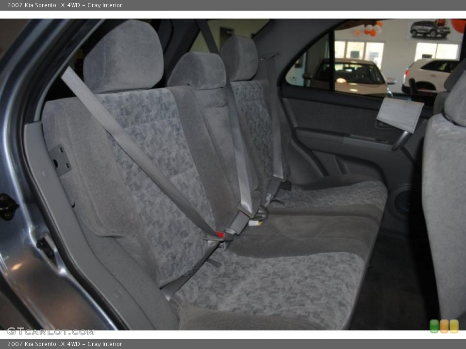 Gray Interior Photo for the 2007 Kia Sorento LX 4WD #38349558