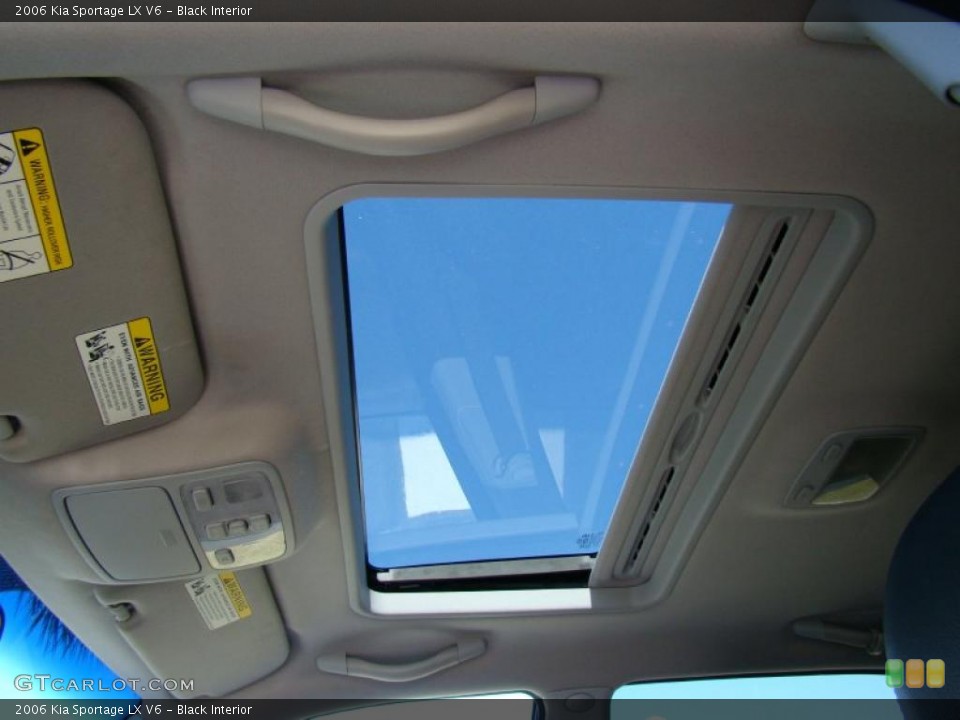Black Interior Photo for the 2006 Kia Sportage LX V6 #38350478