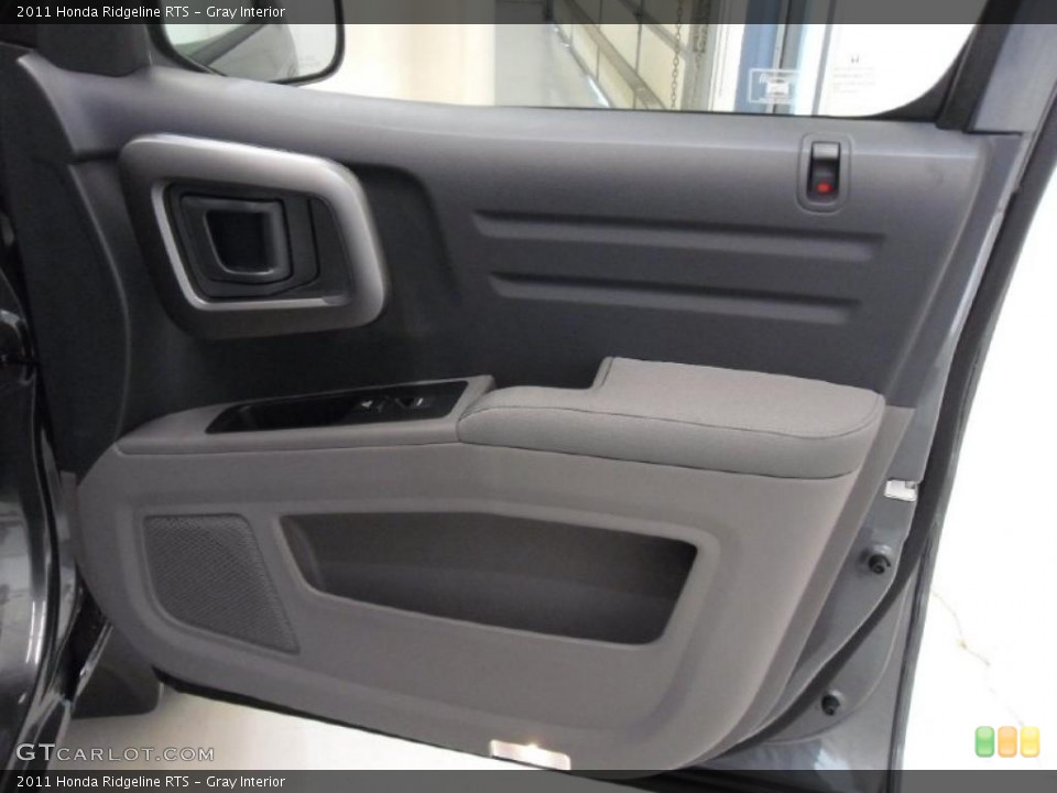 Gray Interior Photo for the 2011 Honda Ridgeline RTS #38352922