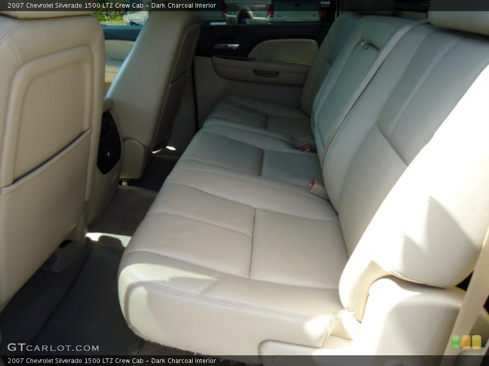 Dark Charcoal Interior Photo for the 2007 Chevrolet Silverado 1500 LTZ Crew Cab #38358610