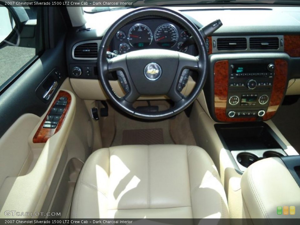 Dark Charcoal Interior Dashboard for the 2007 Chevrolet Silverado 1500 LTZ Crew Cab #38358626