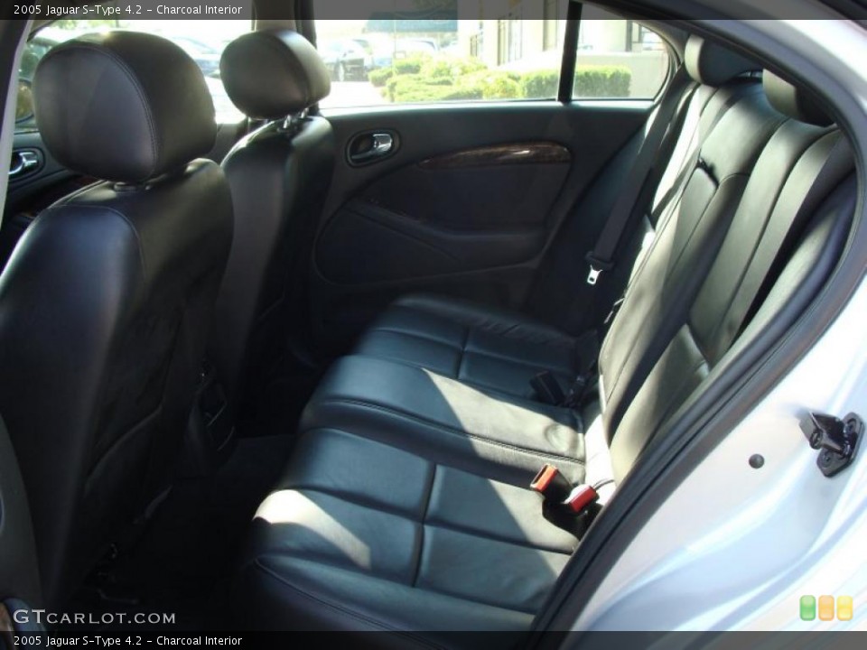 Charcoal Interior Photo for the 2005 Jaguar S-Type 4.2 #38359126