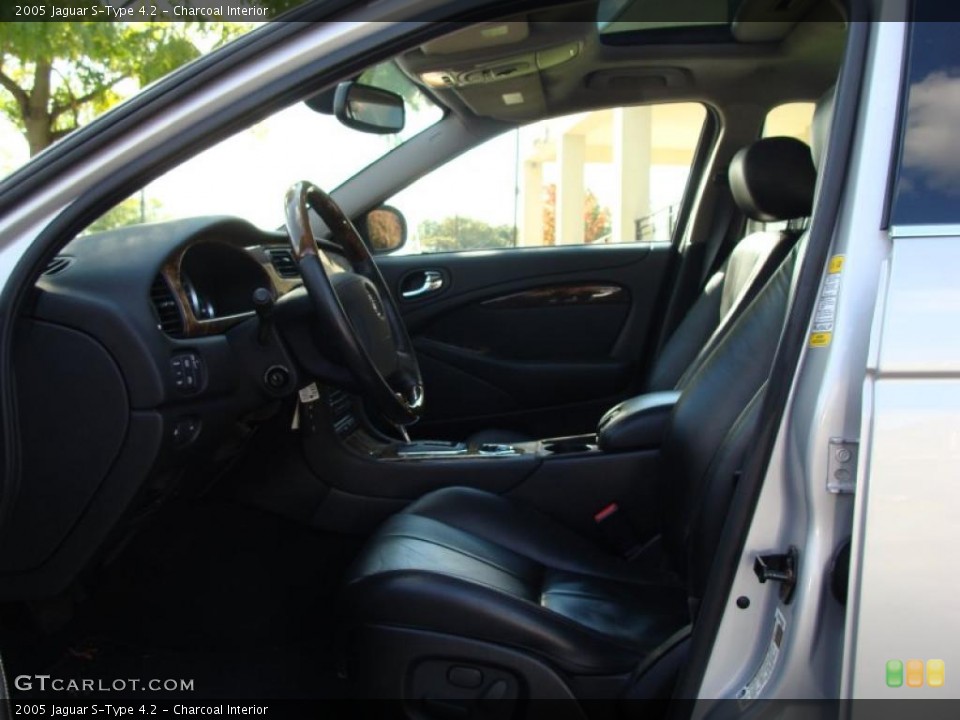 Charcoal Interior Photo for the 2005 Jaguar S-Type 4.2 #38359142
