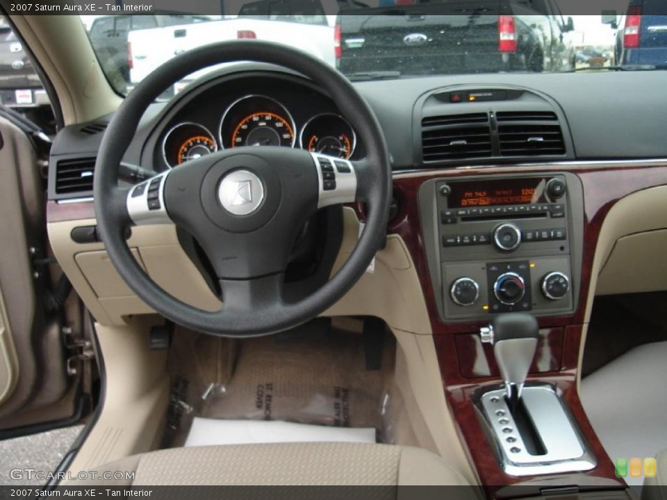 Tan Interior Photo for the 2007 Saturn Aura XE #38367974