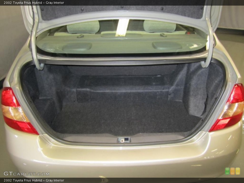 Gray Interior Trunk for the 2002 Toyota Prius Hybrid #38371526