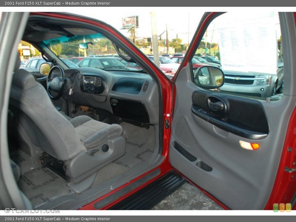Medium Graphite Interior Photo for the 2001 Ford F150 XLT SuperCab #38374758