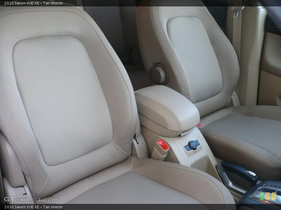 Tan Interior Photo for the 2010 Saturn VUE XE #38377486