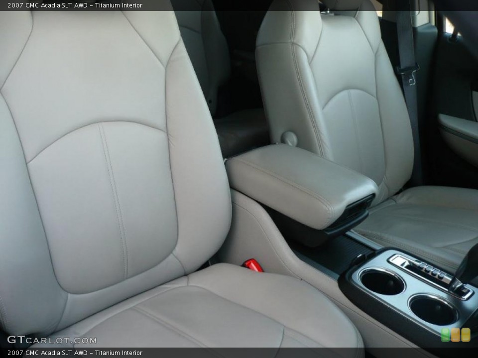 Titanium Interior Photo for the 2007 GMC Acadia SLT AWD #38378095