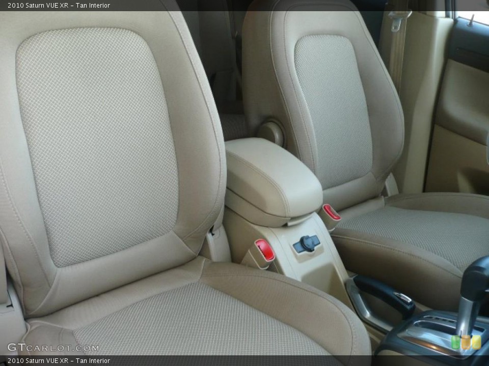 Tan Interior Photo for the 2010 Saturn VUE XR #38378959