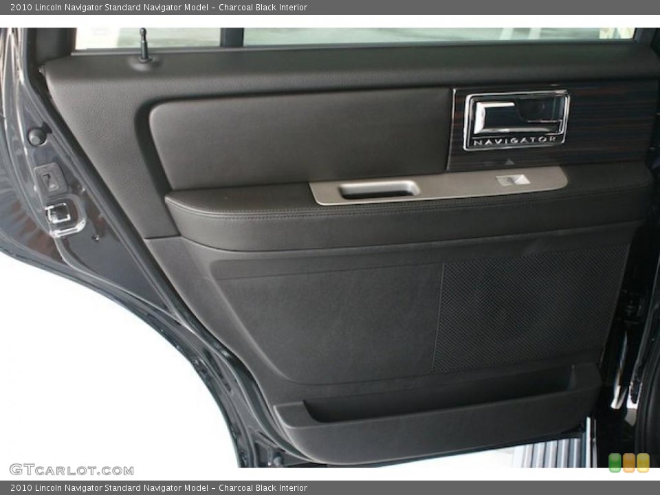 Charcoal Black Interior Photo for the 2010 Lincoln Navigator  #38379727