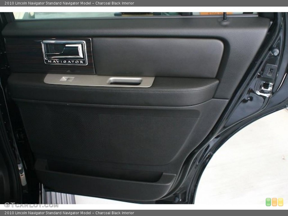 Charcoal Black Interior Photo for the 2010 Lincoln Navigator  #38379739