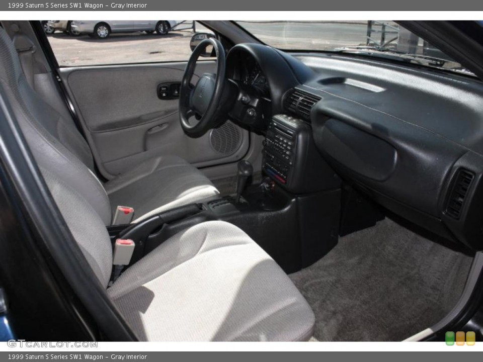 Gray Interior Photo for the 1999 Saturn S Series SW1 Wagon #38381202