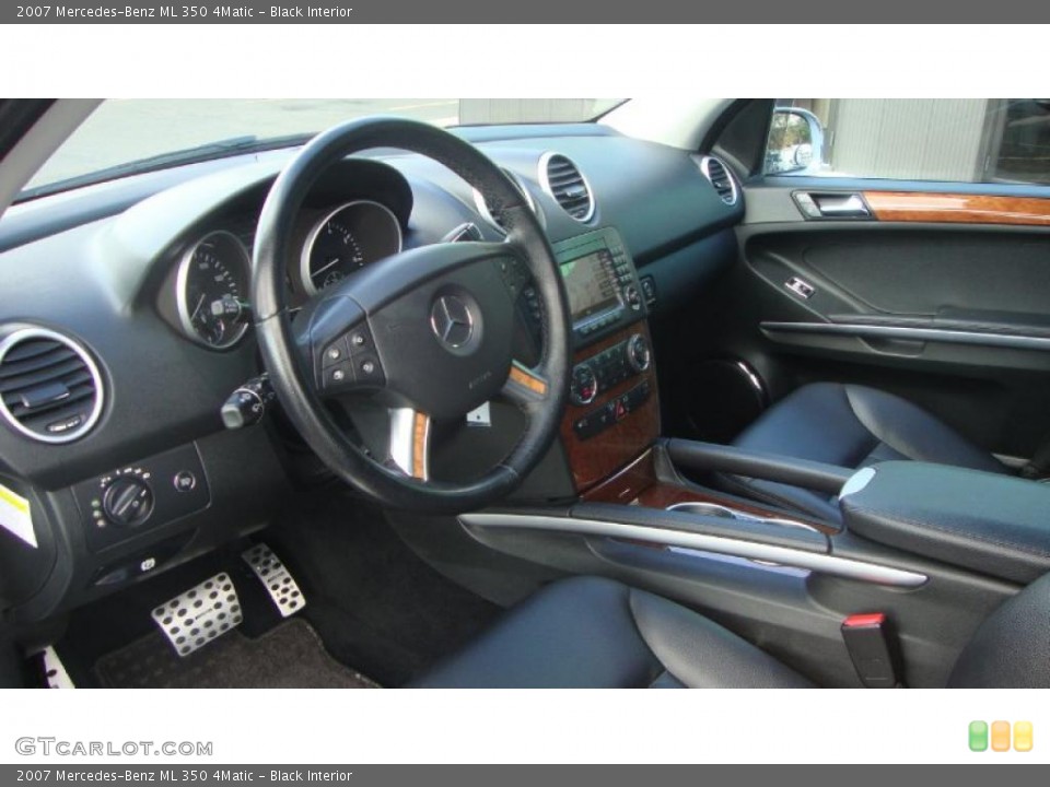 Black Interior Dashboard for the 2007 Mercedes-Benz ML 350 4Matic #38382458