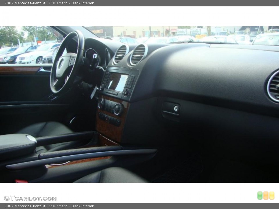 Black Interior Photo for the 2007 Mercedes-Benz ML 350 4Matic #38382534