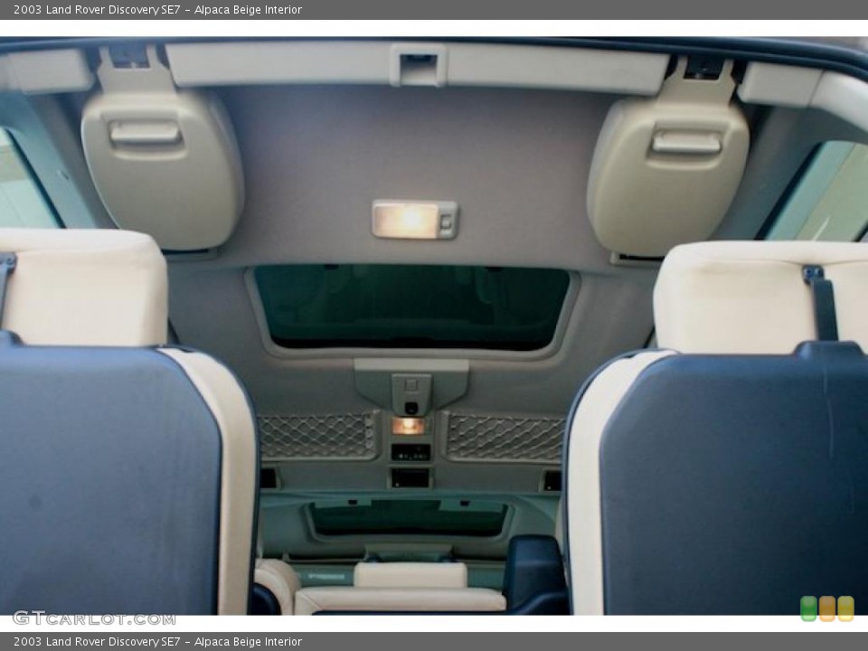 Alpaca Beige Interior Photo for the 2003 Land Rover Discovery SE7 #38385578