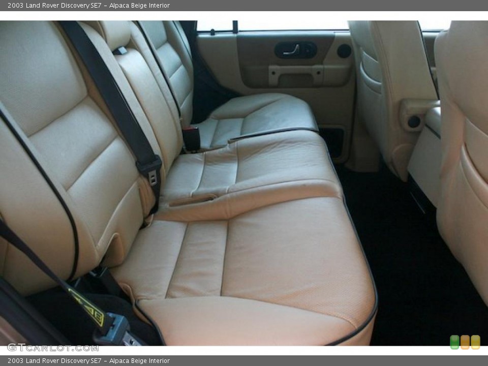 Alpaca Beige Interior Photo for the 2003 Land Rover Discovery SE7 #38385594