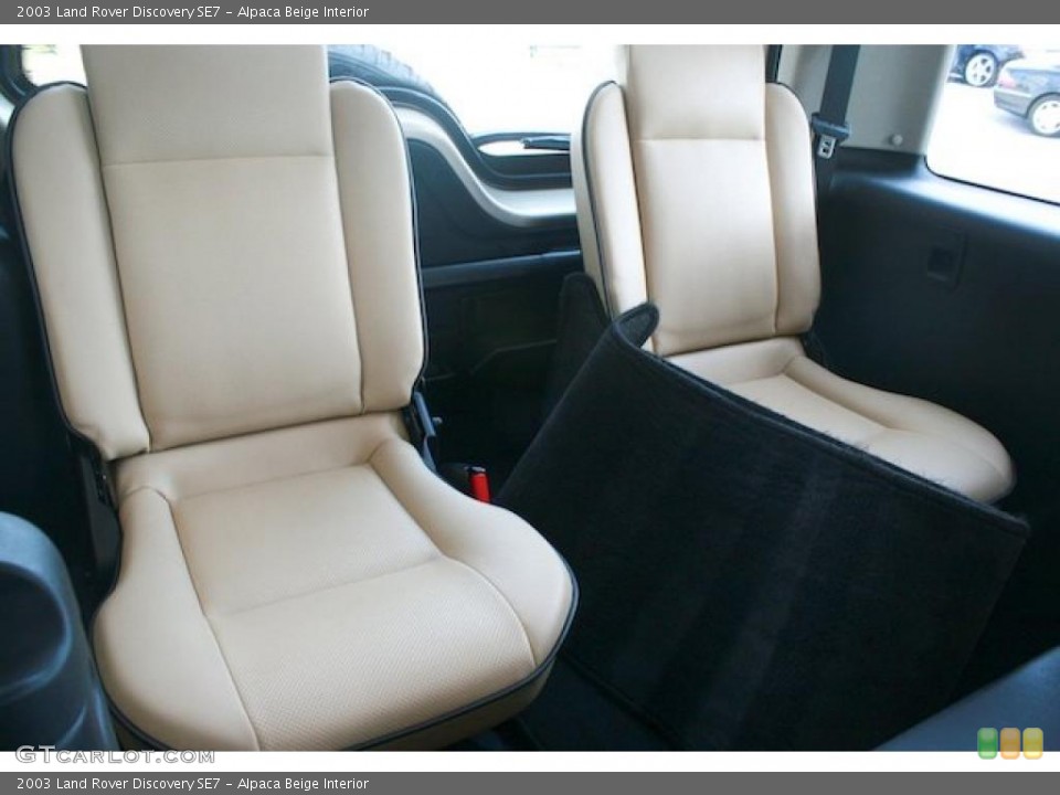 Alpaca Beige Interior Photo for the 2003 Land Rover Discovery SE7 #38385622