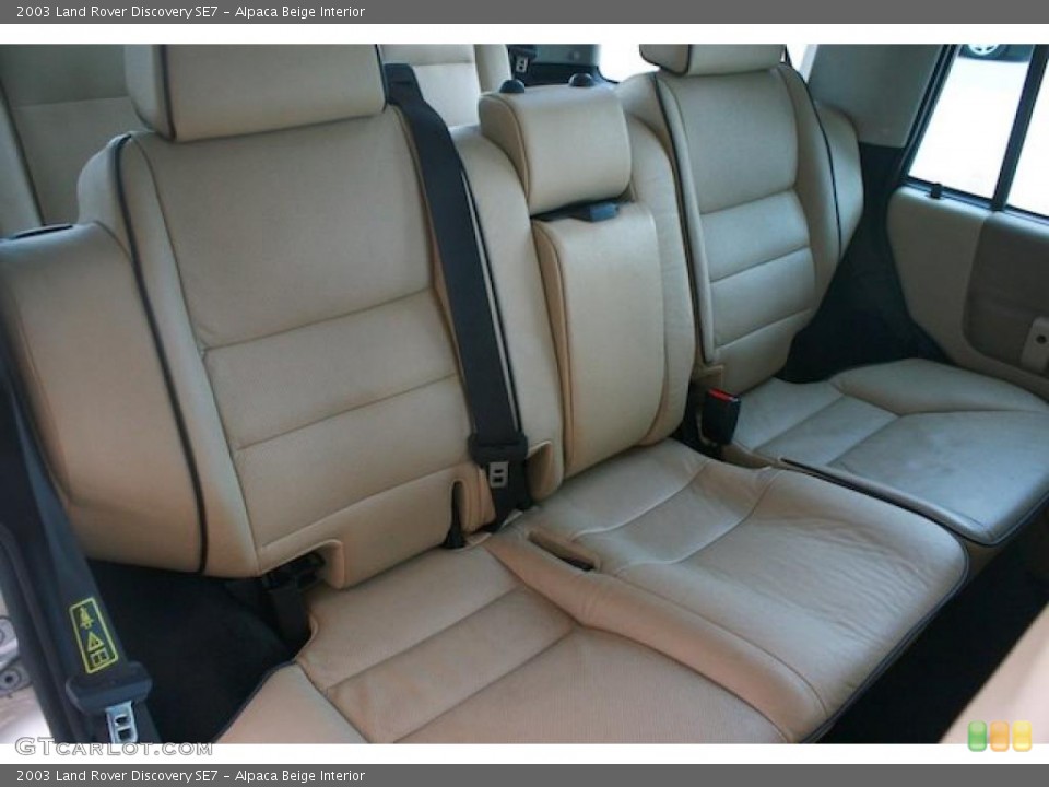 Alpaca Beige Interior Photo for the 2003 Land Rover Discovery SE7 #38385642