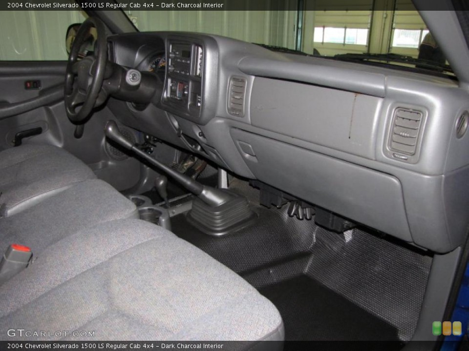 Dark Charcoal Interior Photo for the 2004 Chevrolet Silverado 1500 LS Regular Cab 4x4 #38389447