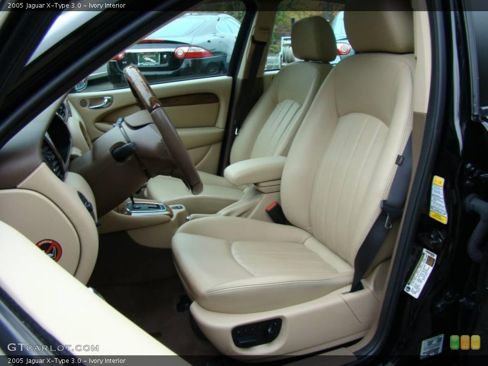 Ivory Interior Photo for the 2005 Jaguar X-Type 3.0 #38392600