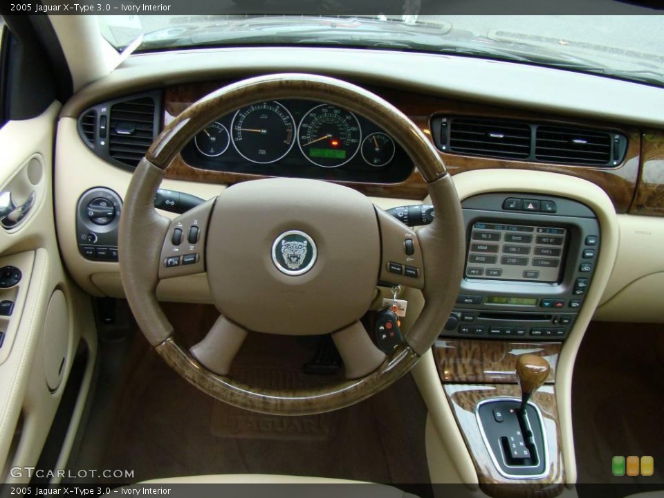 Ivory Interior Dashboard for the 2005 Jaguar X-Type 3.0 #38392644