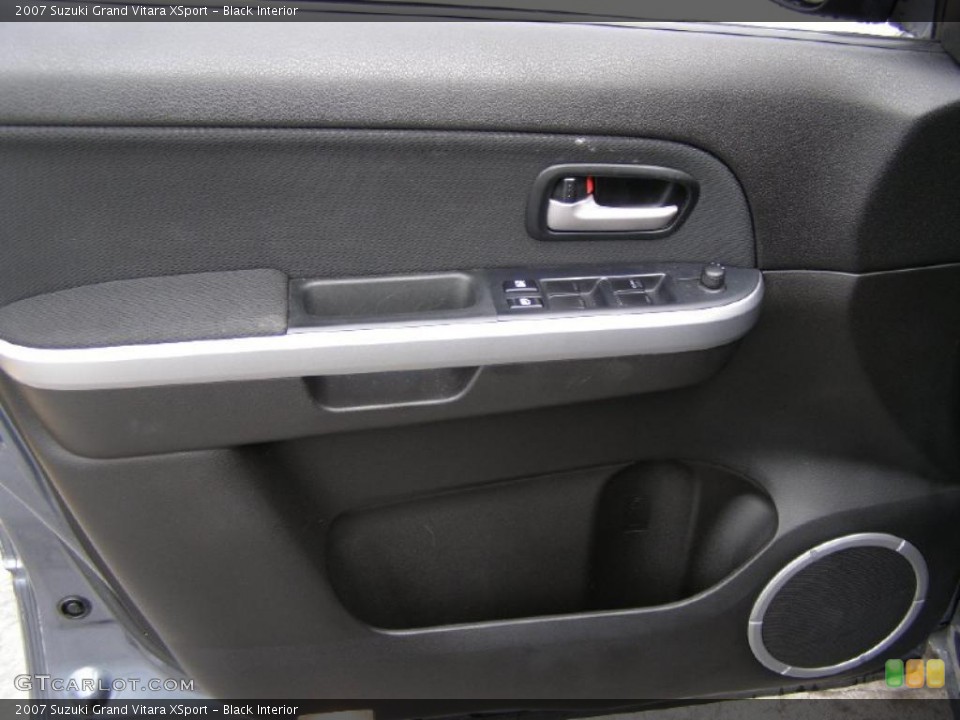 Black Interior Door Panel for the 2007 Suzuki Grand Vitara XSport #38401960