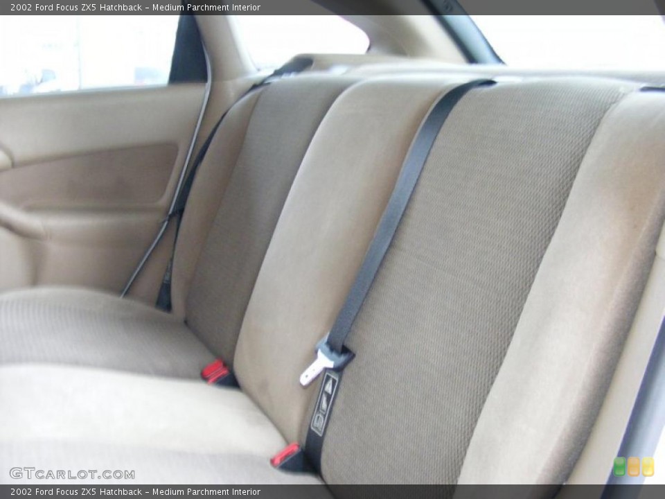 Medium Parchment Interior Photo for the 2002 Ford Focus ZX5 Hatchback #38403132