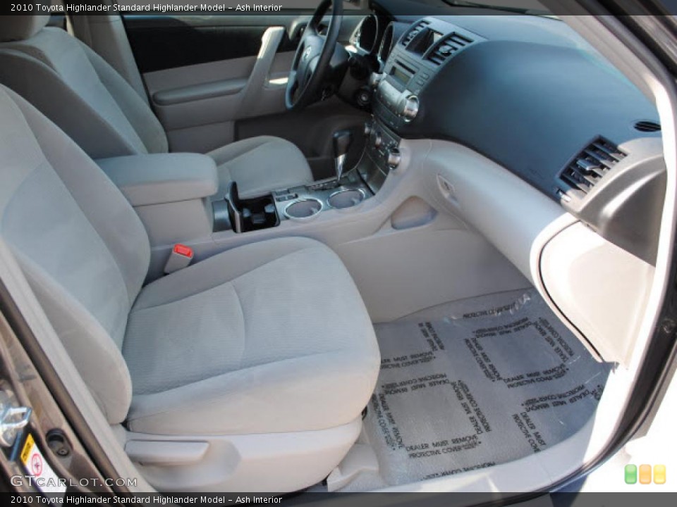 Ash Interior Photo for the 2010 Toyota Highlander  #38404020