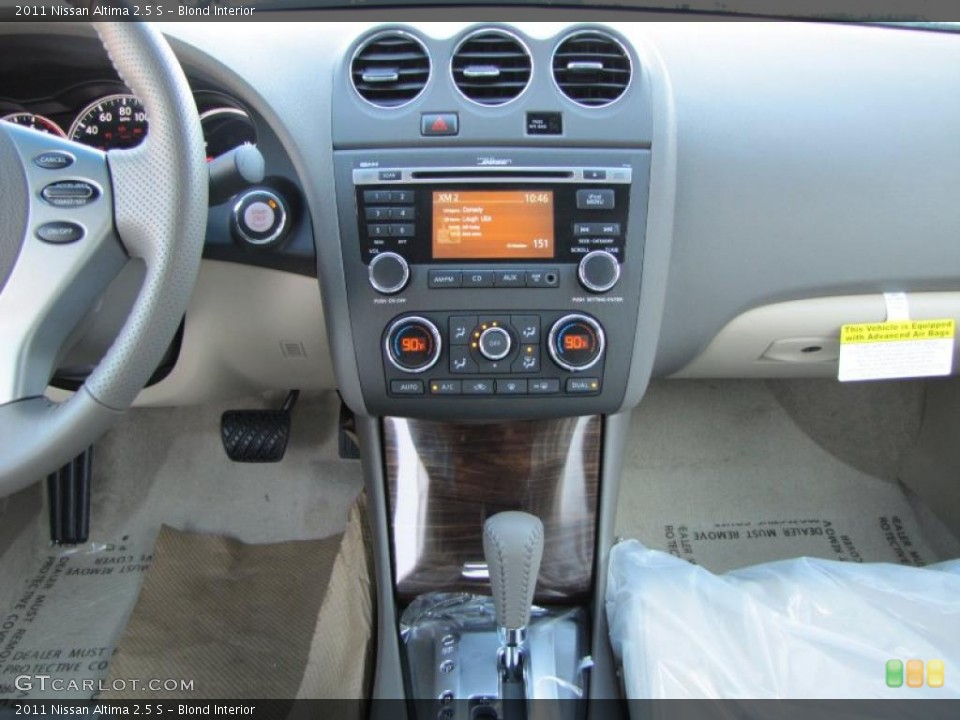Blond Interior Controls for the 2011 Nissan Altima 2.5 S #38406184