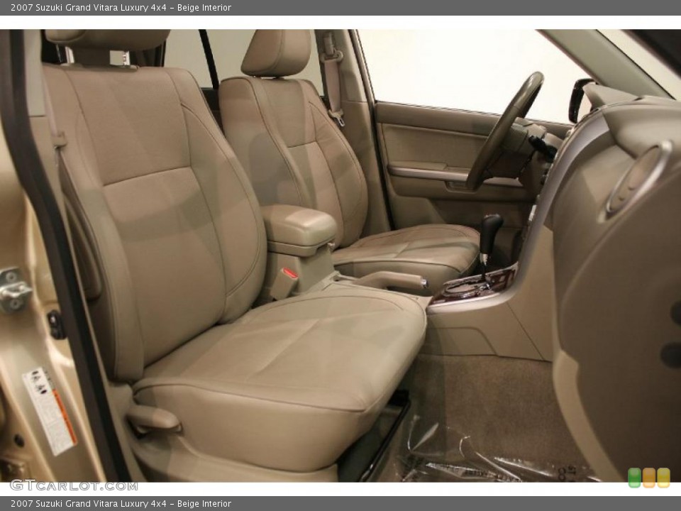 Beige Interior Photo for the 2007 Suzuki Grand Vitara Luxury 4x4 #38408760