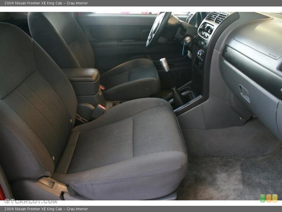 Gray Interior Photo for the 2004 Nissan Frontier XE King Cab #38409544