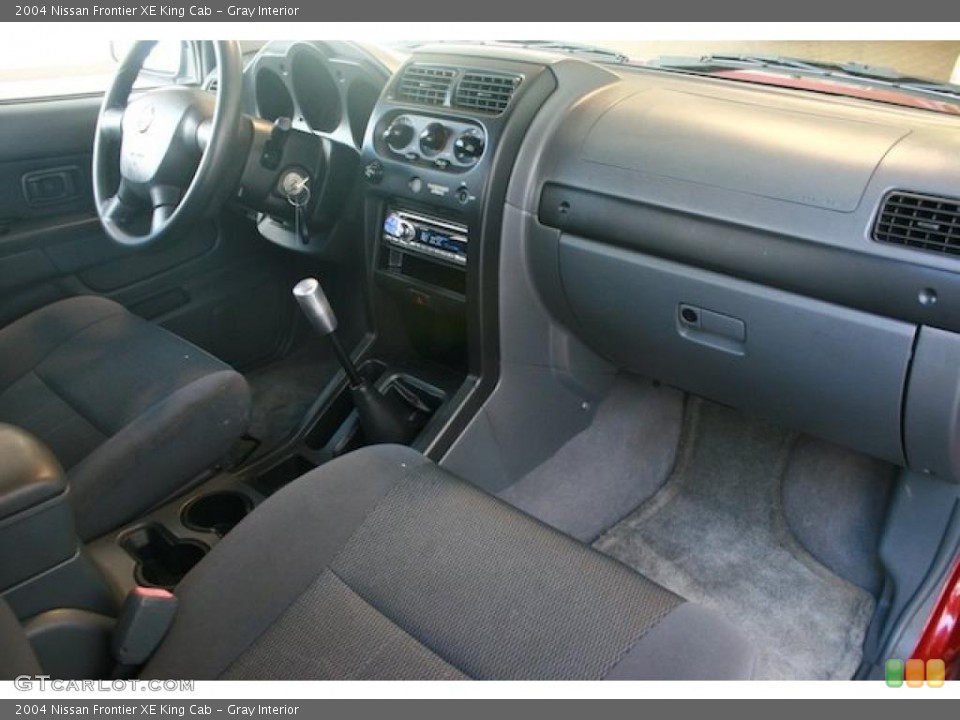 Gray Interior Photo for the 2004 Nissan Frontier XE King Cab #38409552